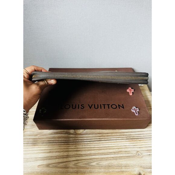Authentic LOUIS VUITTON Monogram Poche Escapade Organizer Wallet - Picture 8 of 13